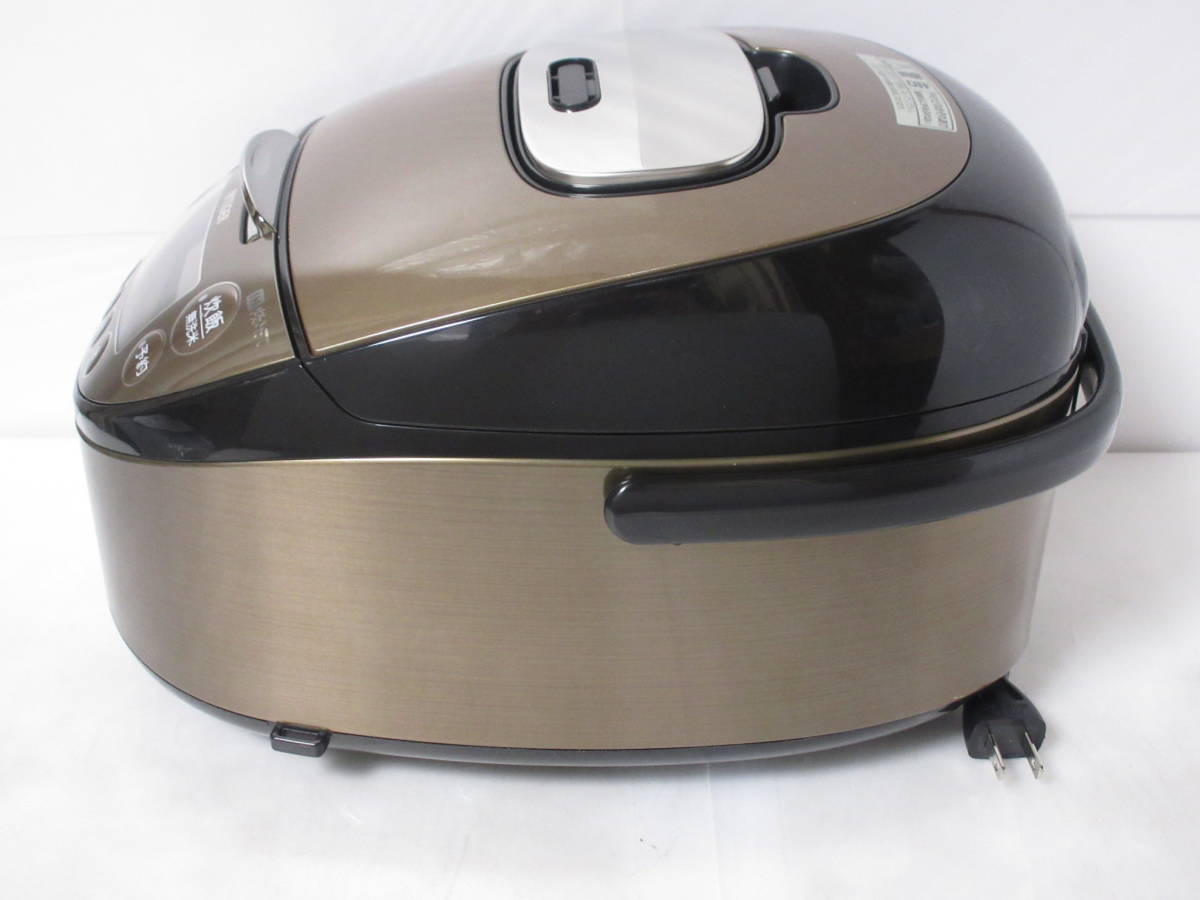 ☆ タイガー 炊きたて JKT-M100（5.5合炊き） 展示未使用品 高加熱剛つよ