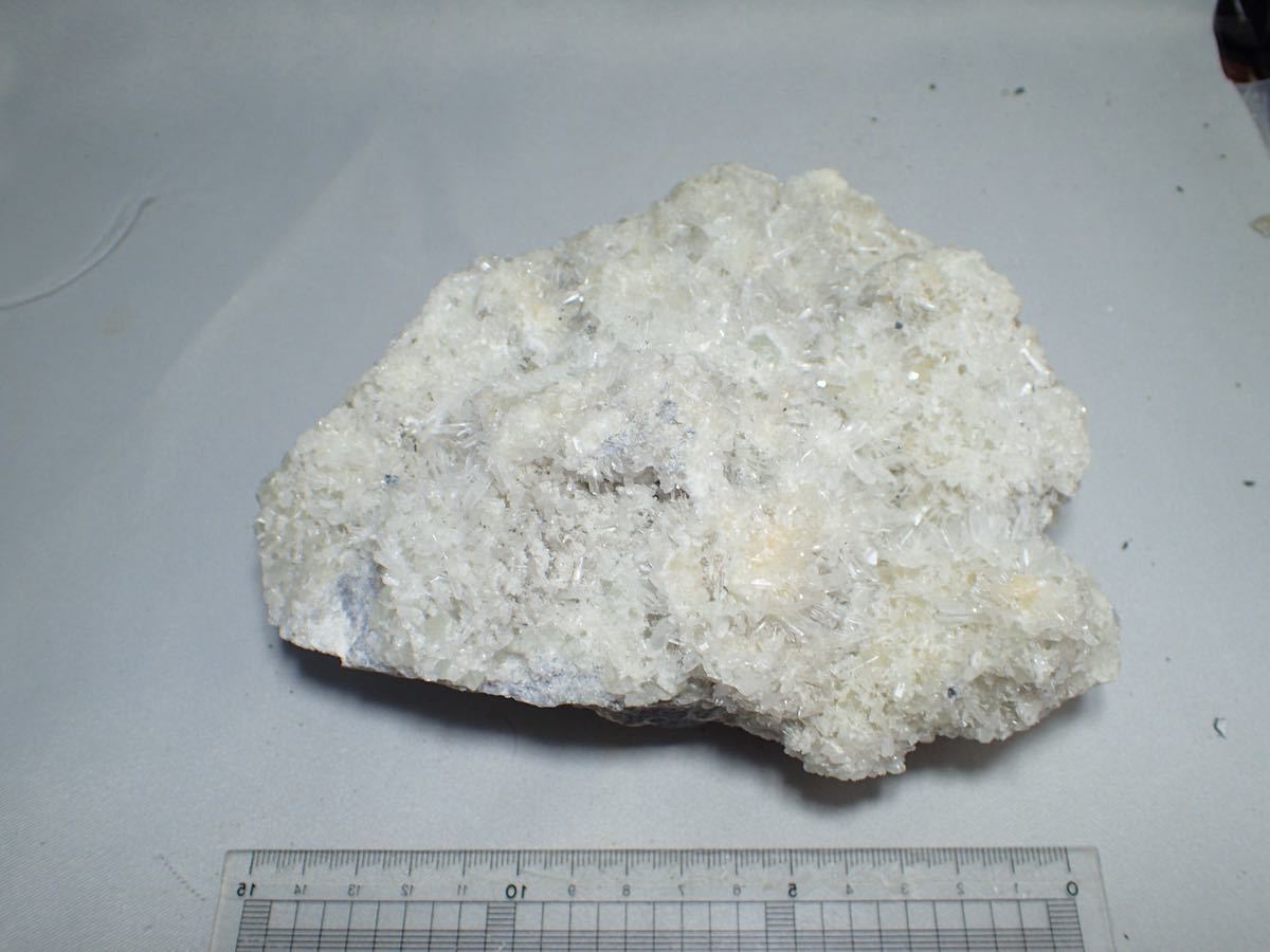 福島県蛍鉱山産 - & ⁄ 鉱物 蛍石＆水晶 (Fluorite Japan) Quartz 