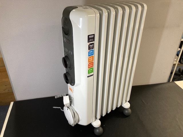 中古品 オイルヒーター　Delonghi　デロンギ　RHJ35M0812-DG デロンギ オイルヒーター DeLonghi 暖房器具 (美品) 新品