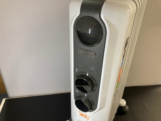 中古品 オイルヒーター　Delonghi　デロンギ　RHJ35M0812-DG デロンギ オイルヒーター DeLonghi 暖房器具 (美品) 新品