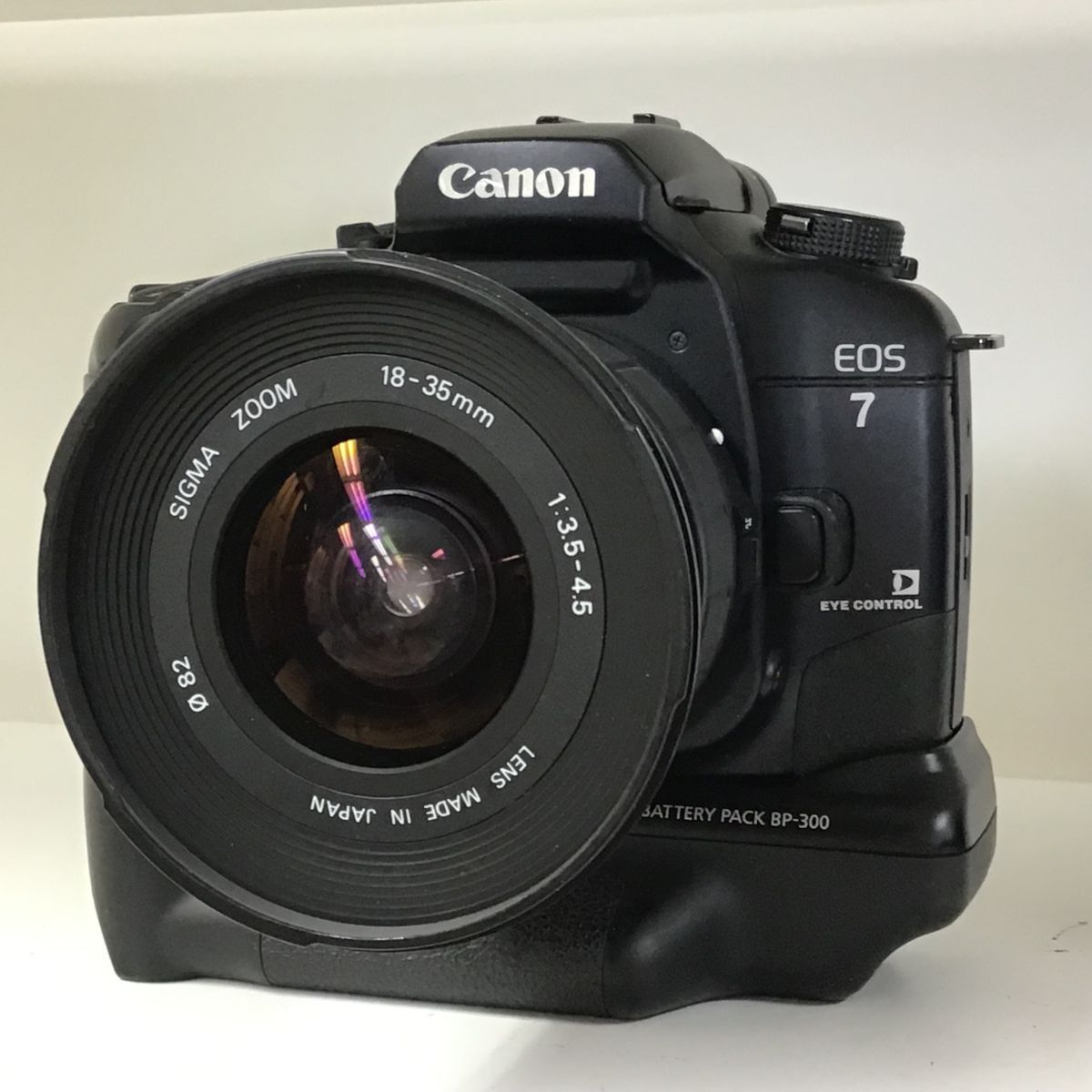 Canon EOS 7 + ズームレンズ 18-35mm 35-105mm 28-300mm 他 一眼レフセット 計 6点セット まとめ ●ジャンク品 [3477TMC] EOS Canon 18-35mm 一眼レフ用 APS-C video