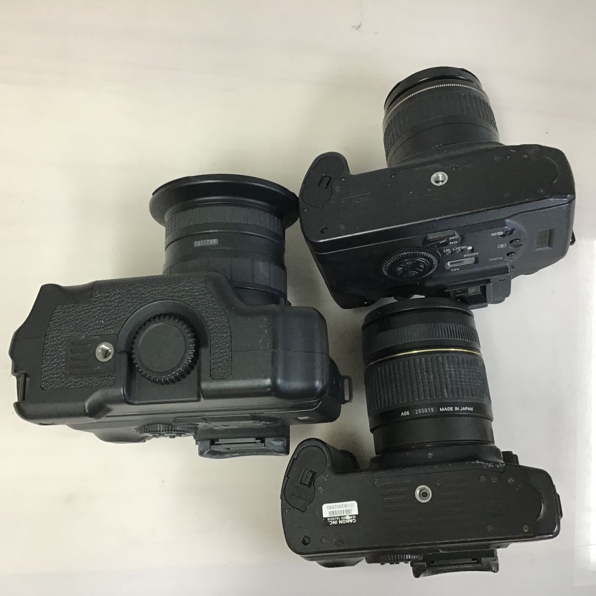 Canon EOS 7 + ズームレンズ 18-35mm 35-105mm 28-300mm 他 一眼レフセット 計 6点セット まとめ ●ジャンク品 [3477TMC] EOS Canon 18-35mm 一眼レフ用 APS-C video