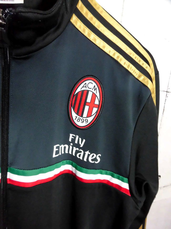 Adidasアディダスacミラン 13 14 クラブチームレプリカ ジャージトップスm トラックジャケット ウォームアップ トラックトップ 黒 サッカー ジャンパー ブルゾン 売買されたオークション情報 Yahooの商品情報をアーカイブ公開 オークファン Aucfan Com