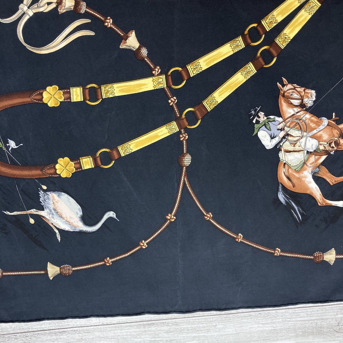 HERMES エルメス CARRES90 PAMPA 大草原 SILK SCARF MADE IN FRANCE