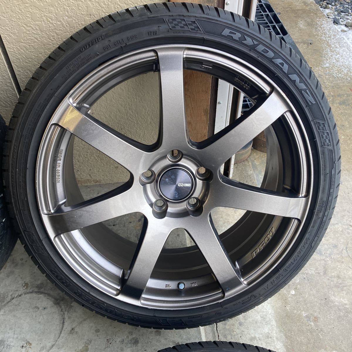 バリ山！2019年製！エンケイ ENKEI PF07 18×8j+50 PCD112/5H 225/40R18 RyDANZ ROADSTER R02 4本 検:アウディ ベンツ ワーゲン PF07 ENKEI エンケイ 中古 車用ホイール」の人気商品一覧・価格比較 pf07の通販