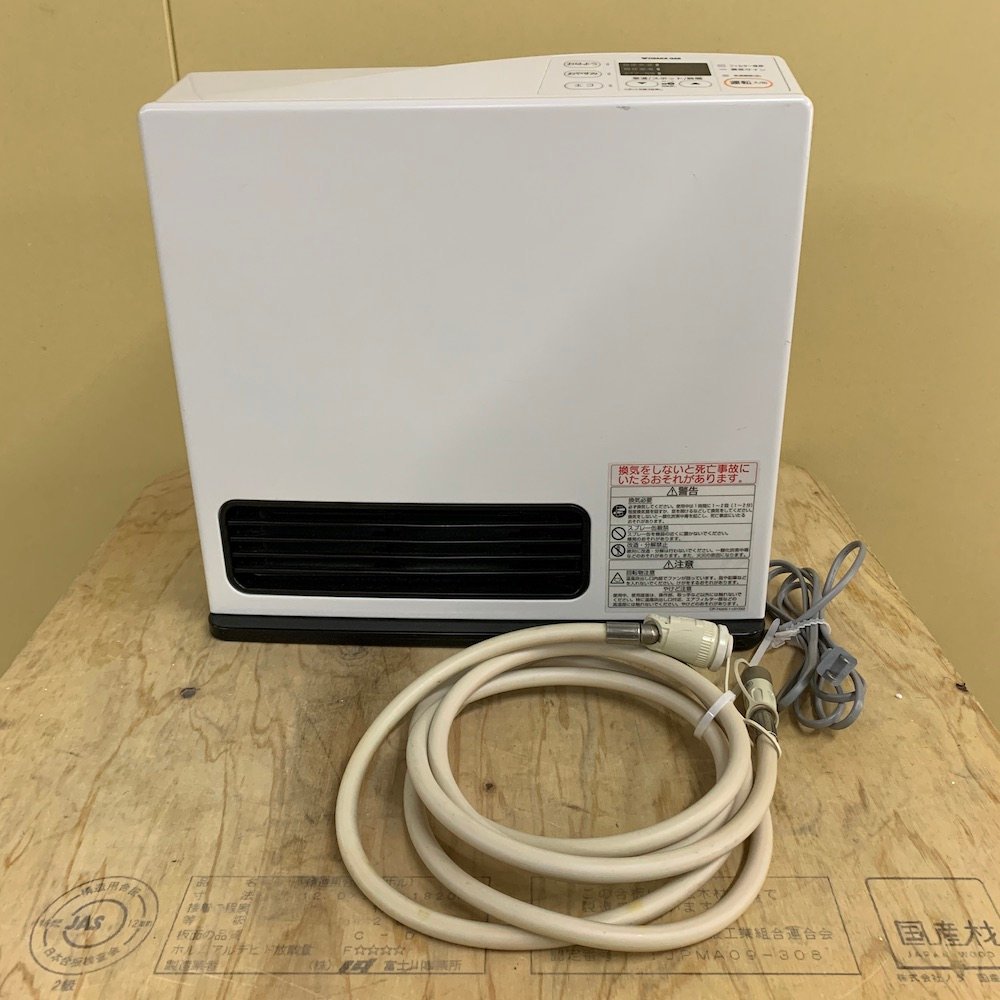 送料無料，新作登場 クリアランスセール 都市ガス Rinnai リンナイ ガス ファンヒーター RC-U2401E ホース付き 2018年製 木造7畳 鉄筋9畳 暖房(ガスファンヒーター)｜売買されたオークション情報、yahooの商品情報をア ガスファンヒーター