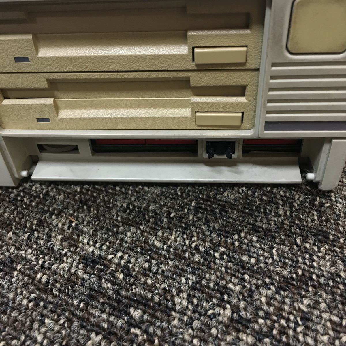 SH020916 NEC 旧型PC PC9801UV11 本体のみ 通電確認済み ジャンク品