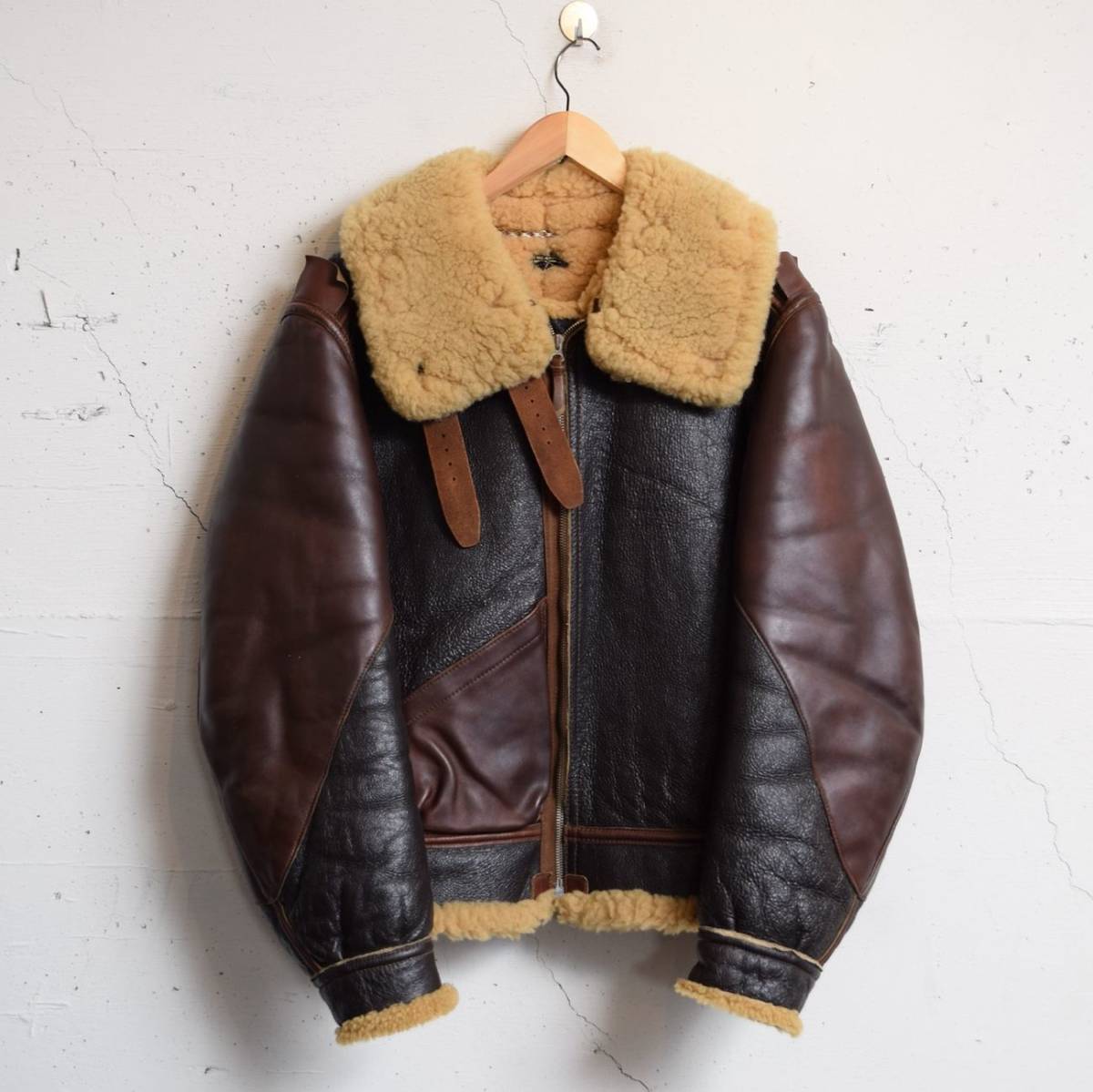 リアルマッコイズ B-3 ROUGH WEAR CLOTHING Co. フライトジャケット 