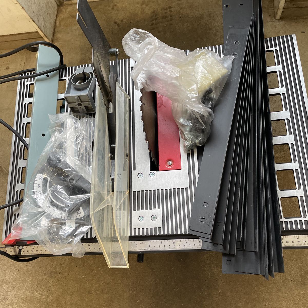 中古品 HOMETOOL ナカトミ テーブルソー TS-254 卓上丸ノコ盤 切断機 