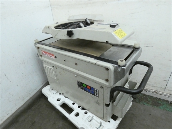マキタ LP1802C 超仕上げカンナ makita - 中古品 | 「マキタ超仕上カンナ」の落札相場・落札価格 Yahoo!オークション 中古品配送不可&frasl;引取限定(大阪箕面) B2 makita(マキタ) オート 2026年最新Yahoo!オークション オートリターン超仕上げカンナ APPS-BICENTENARIO-PRD-01