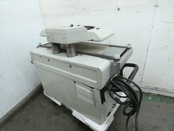 マキタ LP1802C 超仕上げカンナ makita - 中古品 | 「マキタ超仕上カンナ」の落札相場・落札価格 Yahoo!オークション 中古品配送不可&frasl;引取限定(大阪箕面) B2 makita(マキタ) オート 2026年最新Yahoo!オークション オートリターン超仕上げカンナ APPS-BICENTENARIO-PRD-01