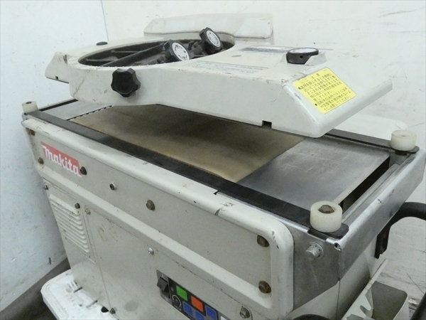 マキタ LP1802C 超仕上げカンナ makita - 中古品 | 「マキタ超仕上カンナ」の落札相場・落札価格 Yahoo!オークション 中古品配送不可&frasl;引取限定(大阪箕面) B2 makita(マキタ) オート 2026年最新Yahoo!オークション オートリターン超仕上げカンナ APPS-BICENTENARIO-PRD-01