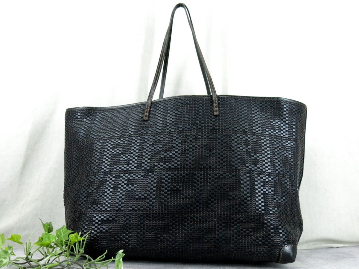 ○美品○FENDI フェンディ○ズッカ○PVC カーフ レザー 本革○トート