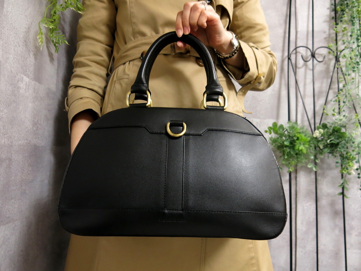 ○未使用 展示品○BURBERRY バーバリー○ロゴ型押し○カーフ レザー 本