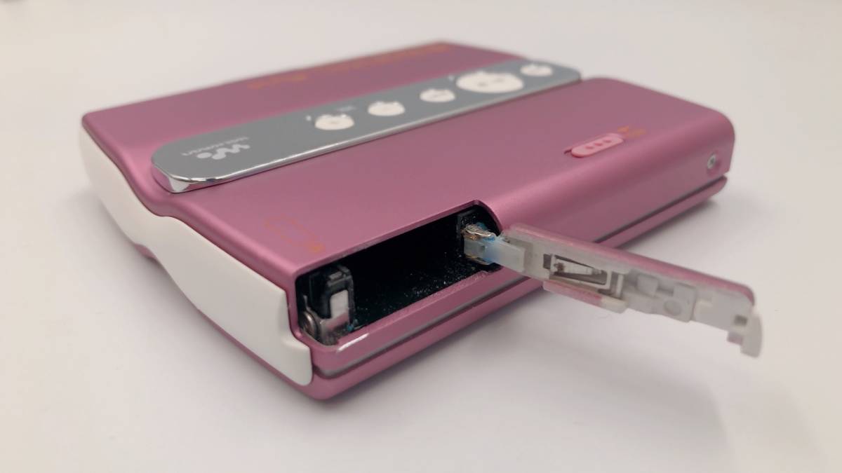 概ね美品 動作品 SONY MZ-EH70 Hi-MD WALKMAN ポータブルMDプレーヤー