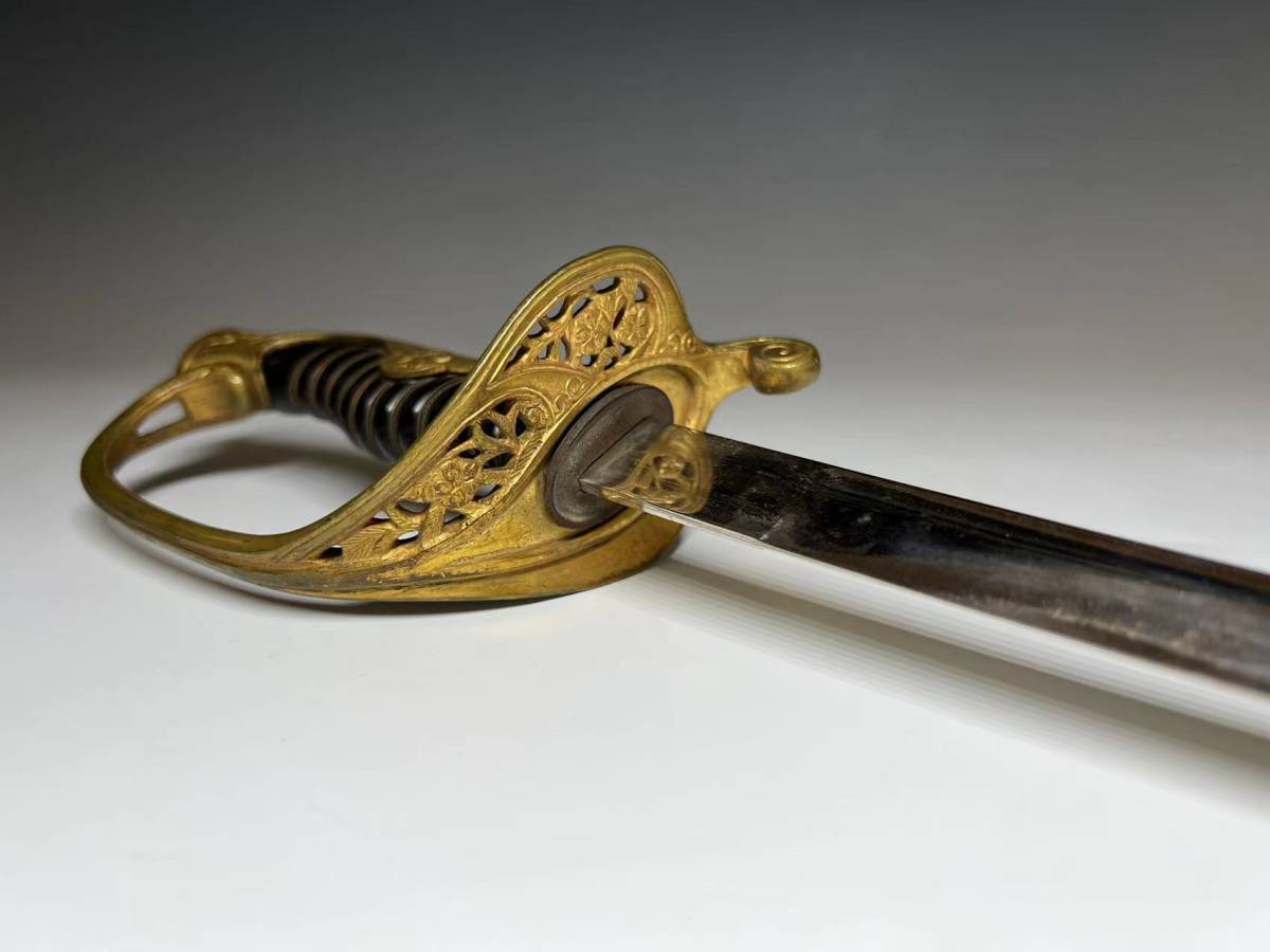 卸玄尚】サーベル 軍刀 指揮刀 旧日本軍 レトロ 武具 日本刀 飾り 詳細不明