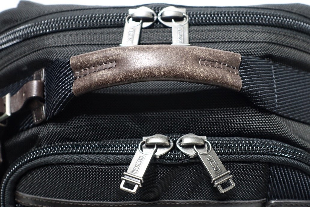 美品 TUMI トゥミ ALPHA BRAVO アルファブラボー ショーデラックス 