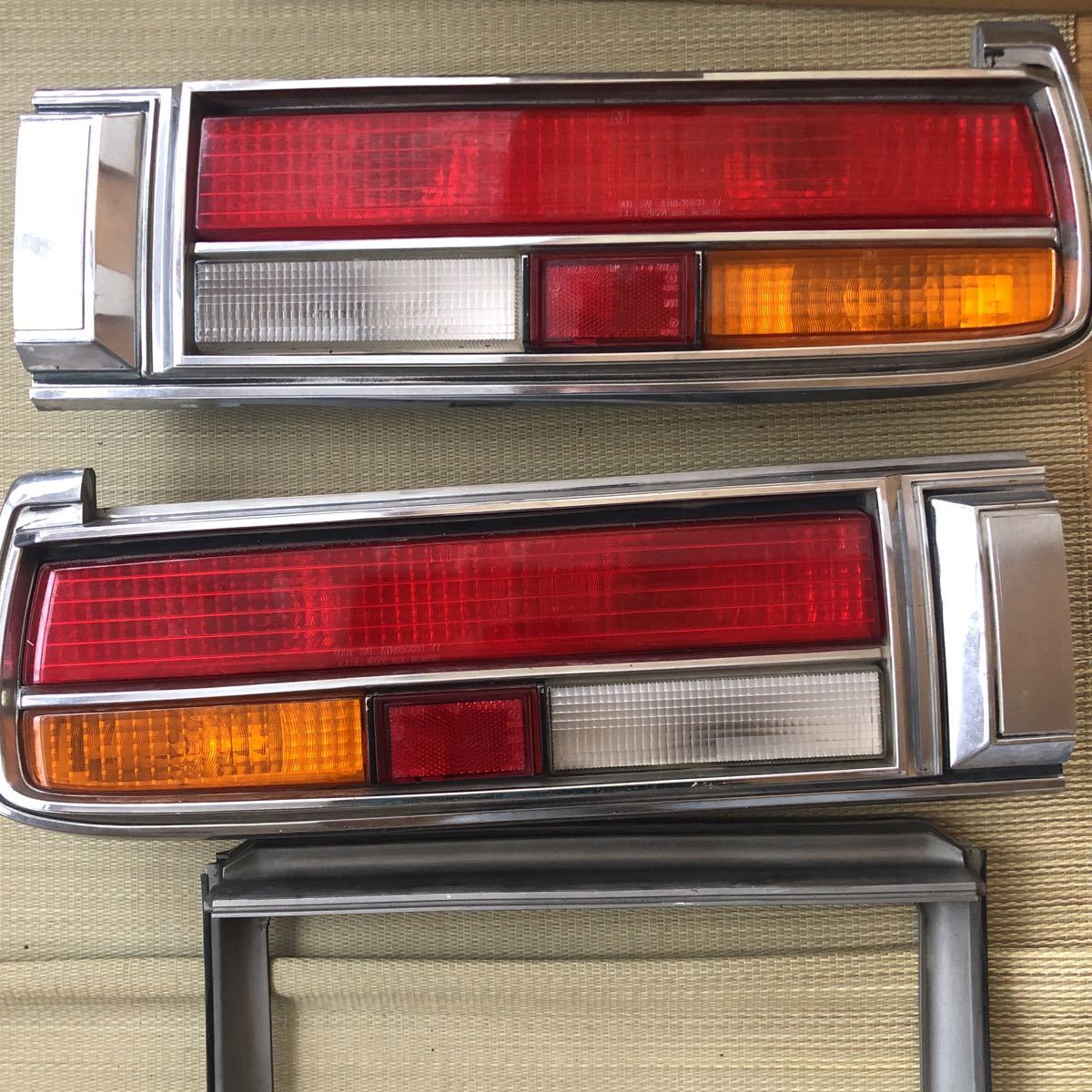 810ブルーバード セダン G6 テールランプセットNISSAN DATSUN 当時物 