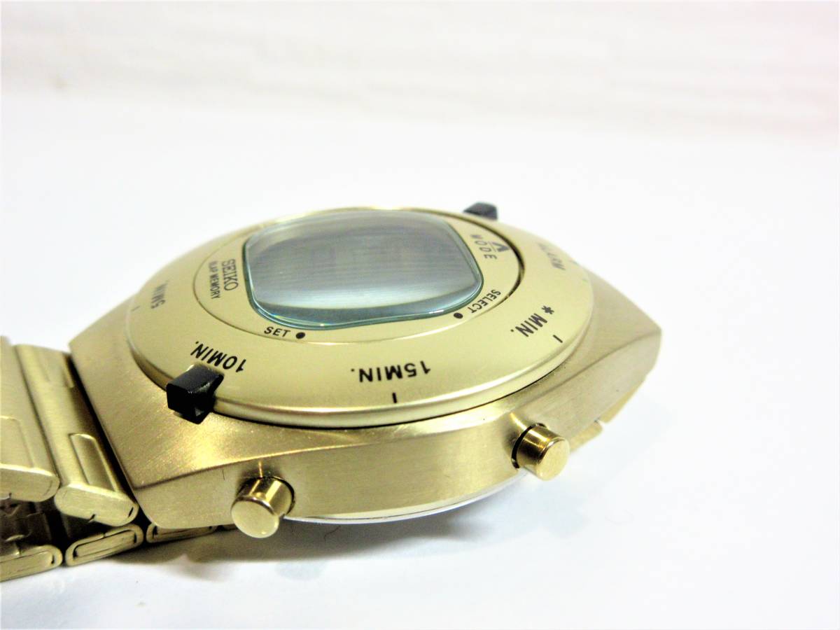 ジウジアーロ スピードマスター セイコー 復刻版 デザイン SBJA004 を 