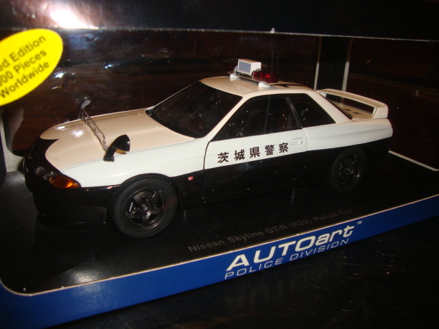 1/18 AUTOart 日産 R32 スカイライン GT-R 茨城県警パトカー Amazon