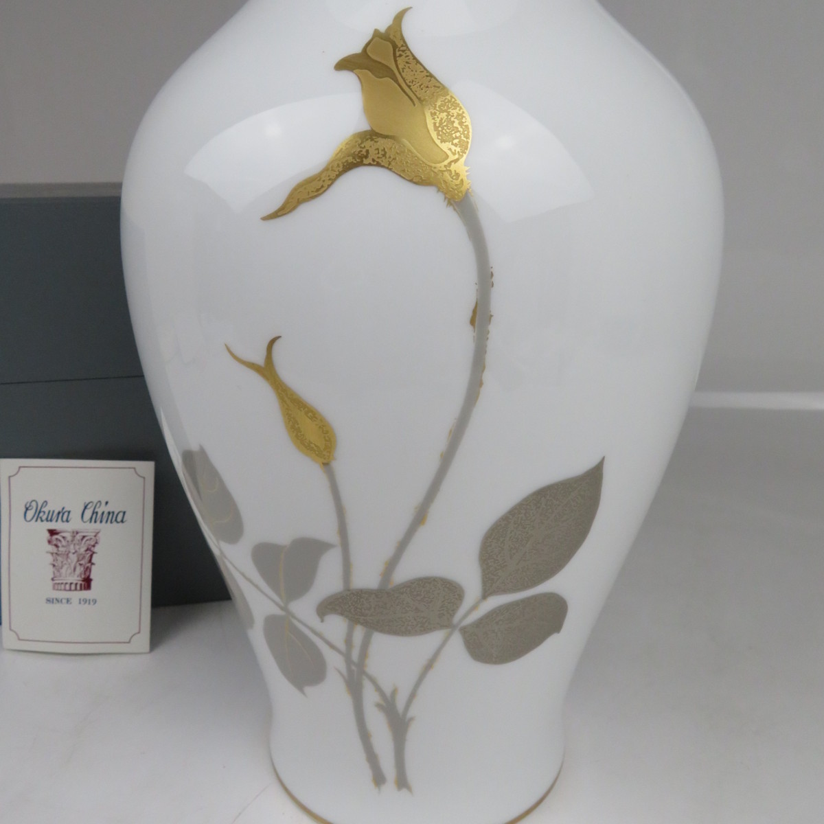 大倉陶園 OKURA 金彩 椿花紋 花器 花瓶 花入れ 壺 置物 インテリア