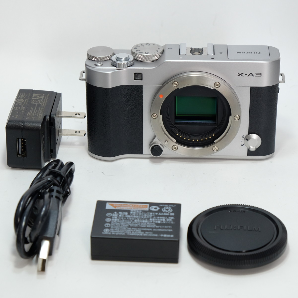 【ジャンク】FUJIFILM X-A3 ボディのみ FUJIFILM X-A3 シルバー ボディ 訳ありFUJIFILM X-A3 シルバー ボディ