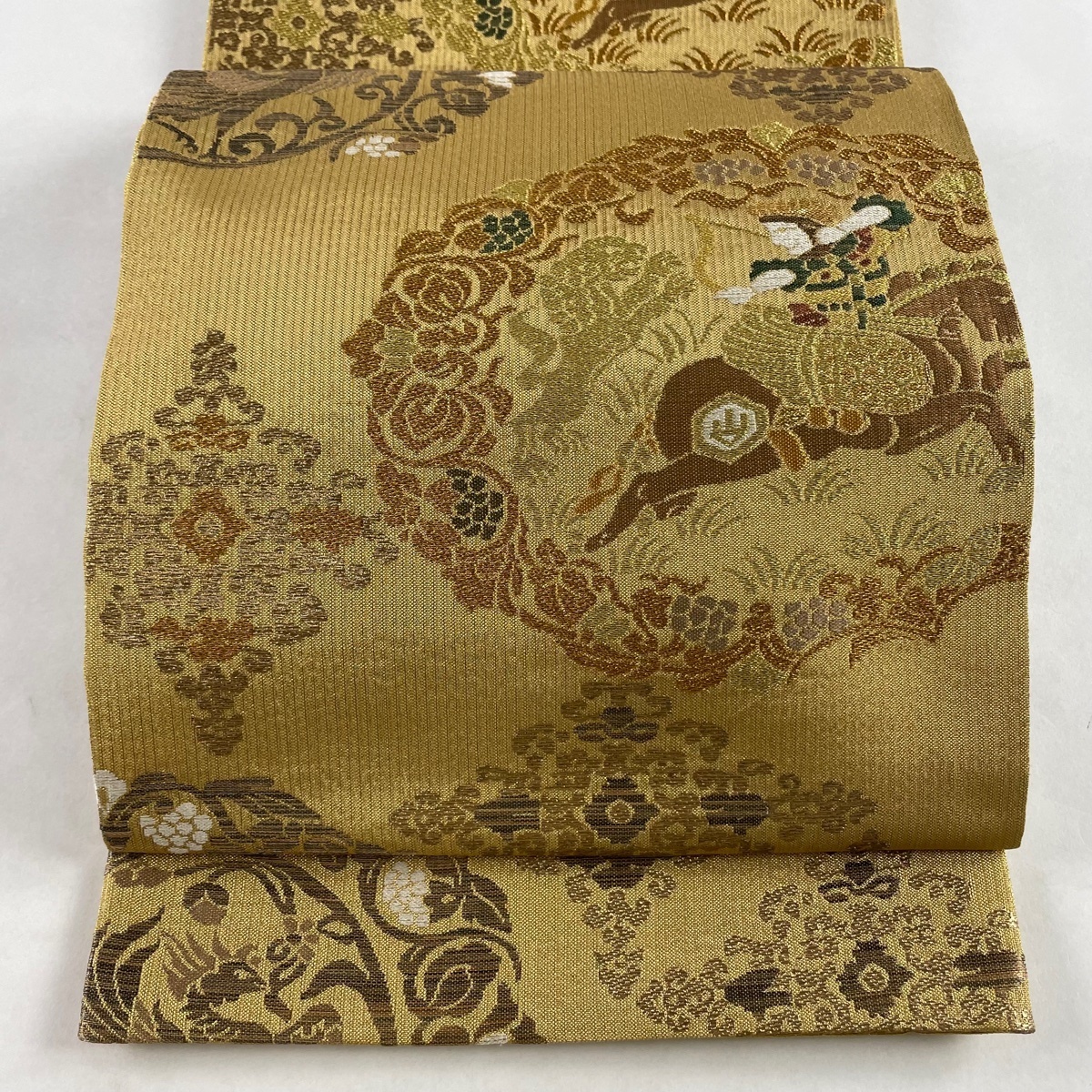 袋帯 美品 名品 獅子狩文 金糸 箔 金色 六通 正絹 【中古】 織紫苑