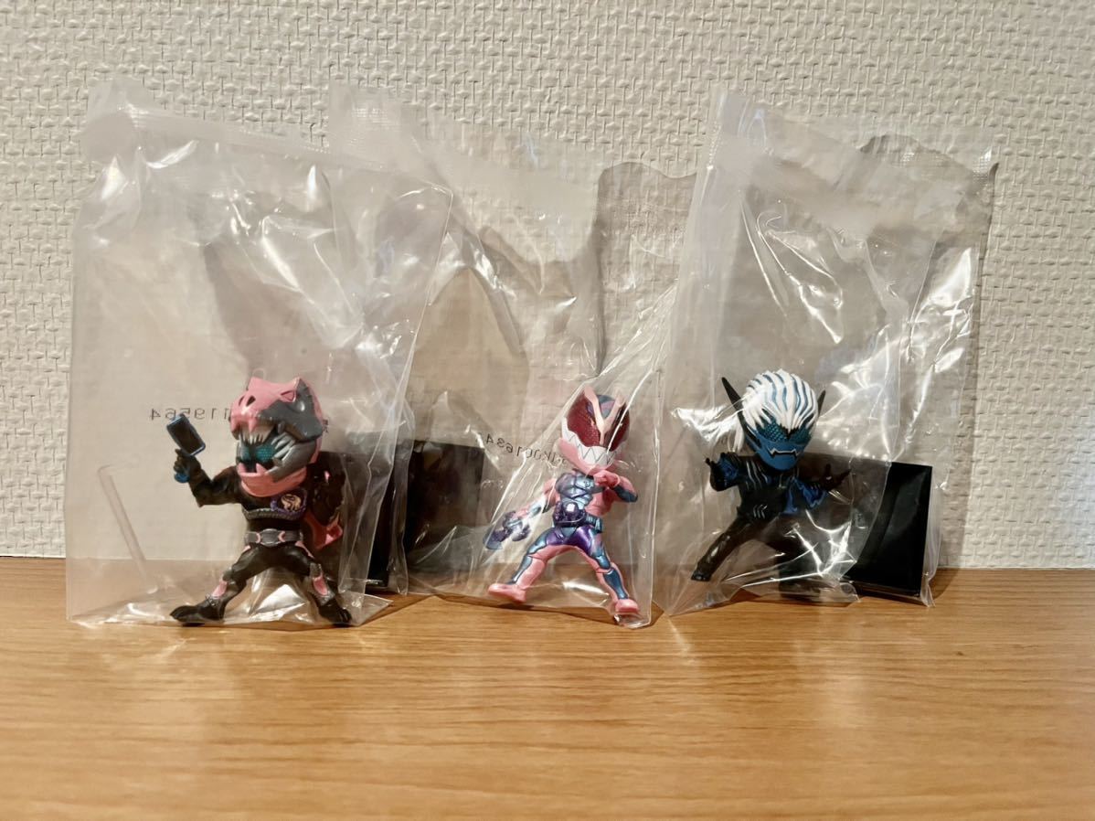 【輸送箱あり】【開封済】S.H.Figuarts 真骨彫製法　仮面ライダーサイガ 新品 輸送箱未開封 伝票貼り跡無し 国内正規品 S.H.Figuarts 仮面
