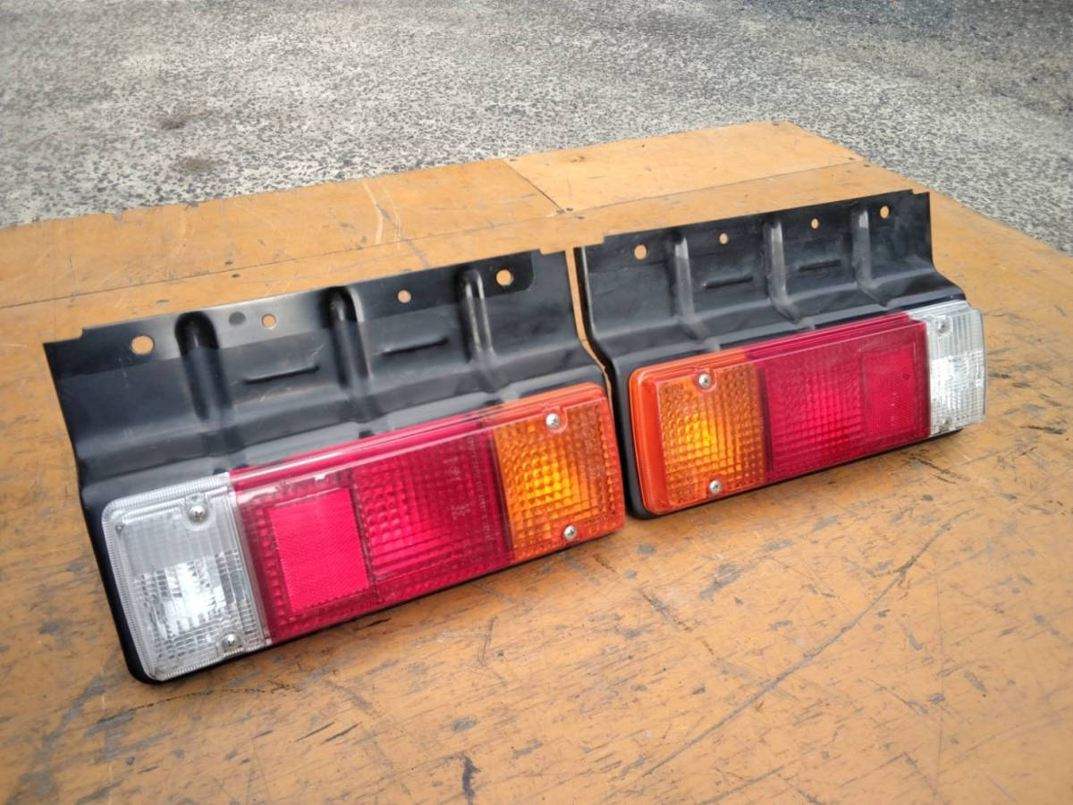 本物保証，100%新品 日野 テール２ｔ左右セット デコトラ(テールライト)｜売買されたオークション情報、yahooの商品情報をアーカイブ公開 - オークファン ライト