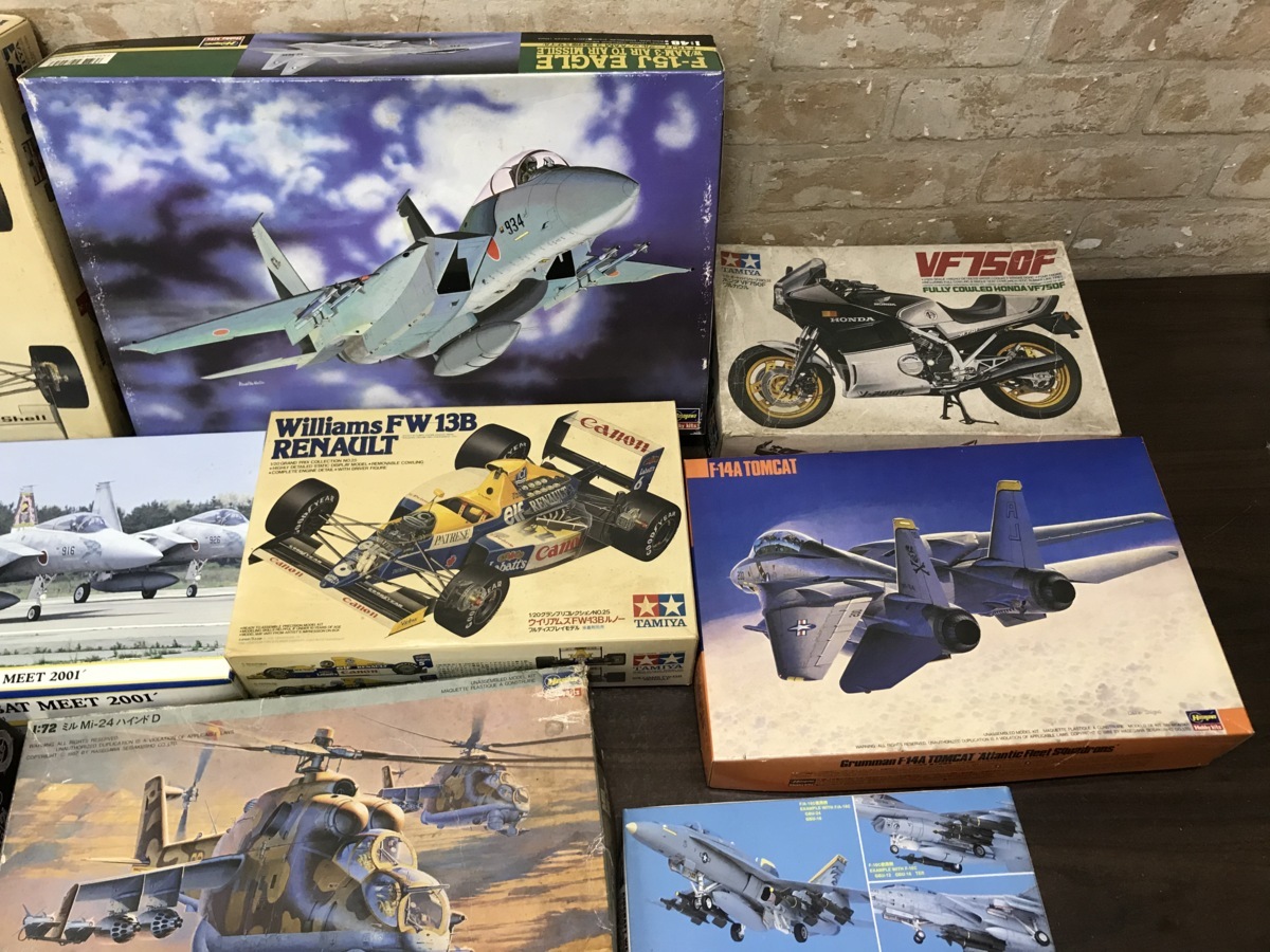 ジャンク品 プラモデル 大量まとめ 戦闘機 飛行機 レーシングカー 車 ヘリコプター バイク タミヤ ホンダf 1 イーグル 戦車 軍用車両 売買されたオークション情報 Yahooの商品情報をアーカイブ公開 オークファン Aucfan Com