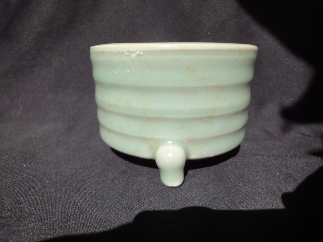 中国　明時代　青磁　香炉　龍泉窯　送料込み260531 龍泉窯 | 博物館展示品 来歴有 0 龍泉三 1 宋時代 青磁三