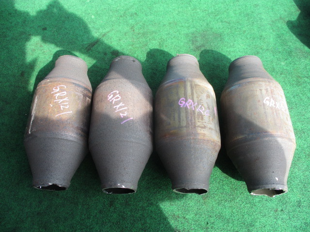 トヨタ・マークX・GRX12系・触媒・キャタライザー4個セット・GD8×2個・GD9×2個・素材用