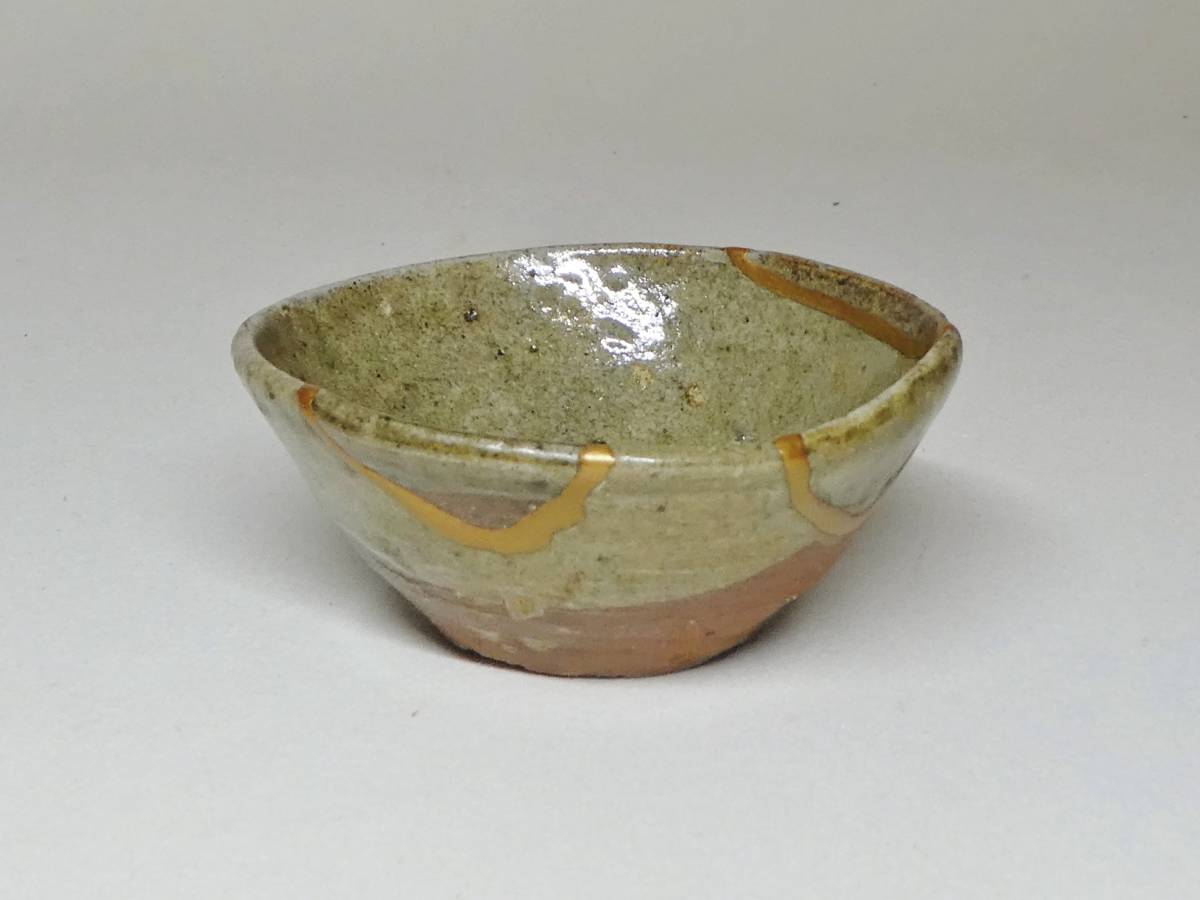 哲】【特別出品】広い見込みの古唐津盃（桃山〜江戸初期） 陶芸 唐津