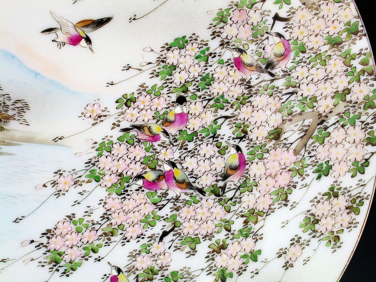 初期オールドニッポン銘品!! オールドニッポン・金彩白釉盛上花鳥図紋