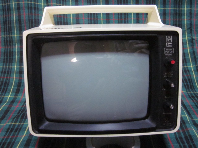 レトロ】ナショナル白黒テレビ IC・トランジスタ式 汚らしく