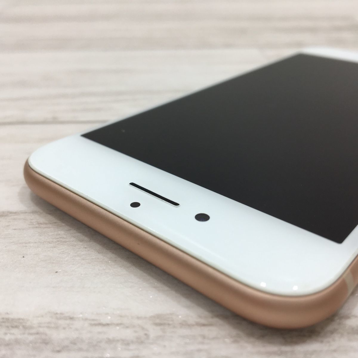 64GB Apple iPhone apple SpaceGray新品／au SIMロック 送料198円 au Apple iPhone8 64GB ゴールド A1906 MQ7A2J/A[L3556]