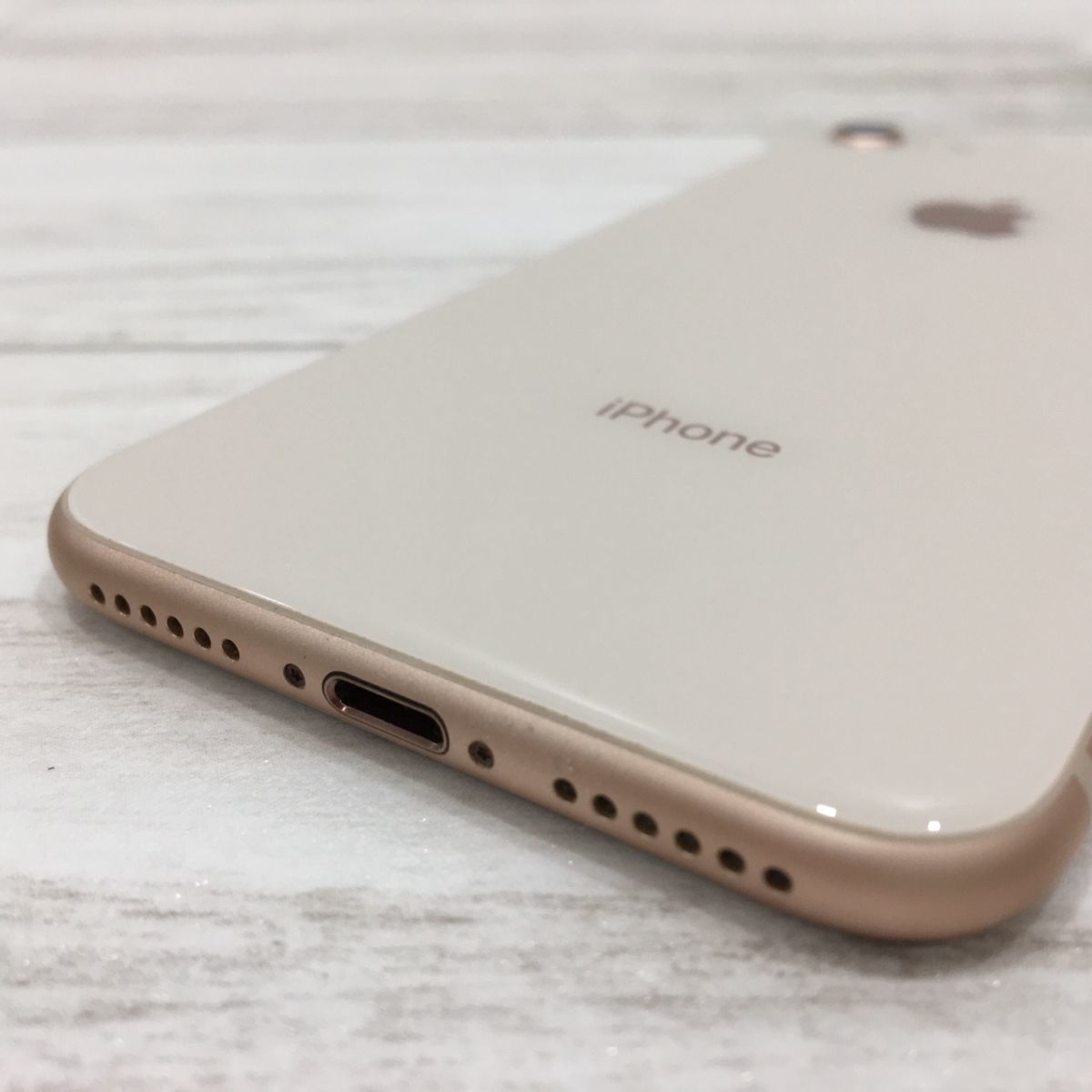64GB Apple iPhone apple SpaceGray新品／au SIMロック 送料198円 au Apple iPhone8 64GB ゴールド A1906 MQ7A2J/A[L3556]