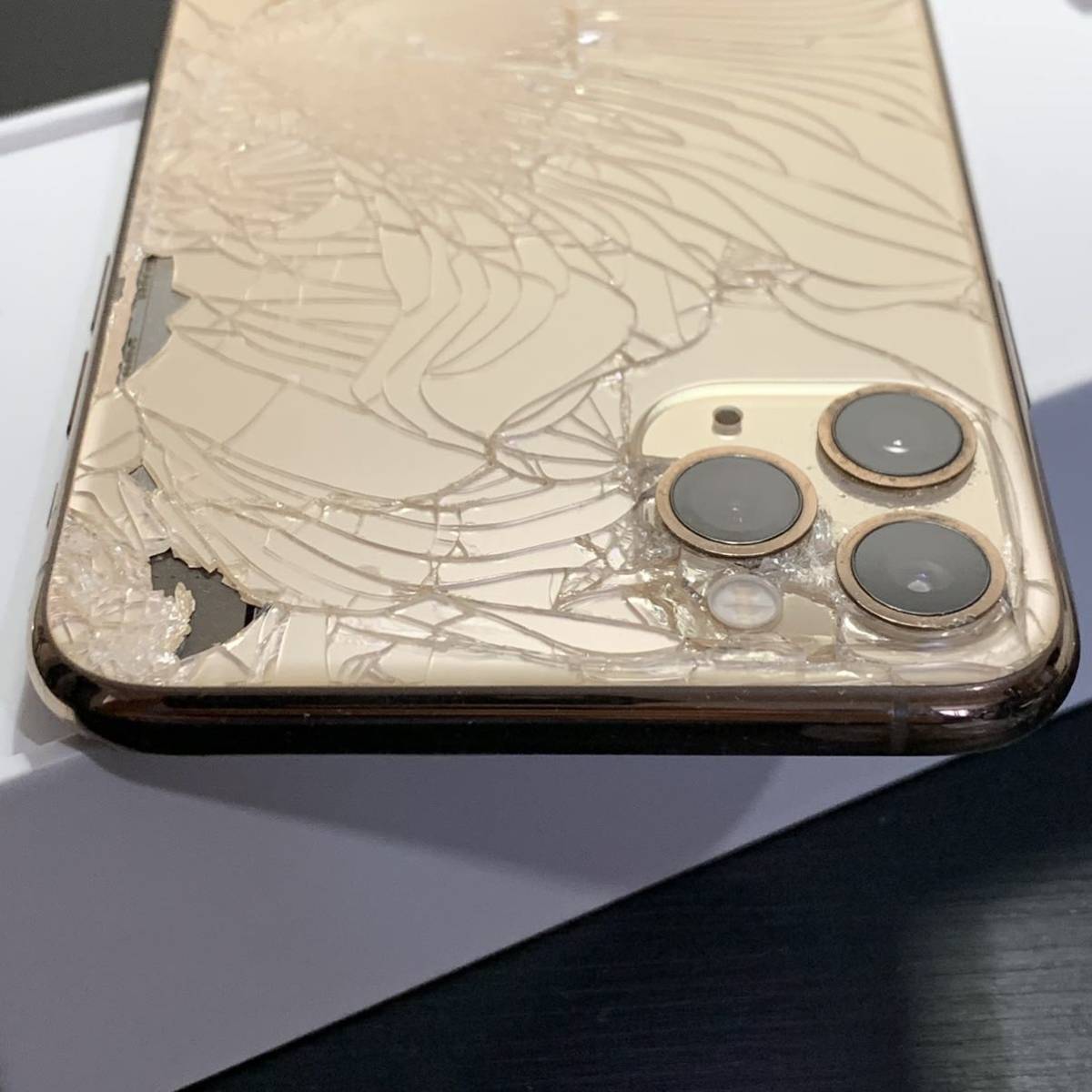 訳あり】Apple｜iPhone 11 pro max 256gb｜SIMフリー｜ゴールド｜速達