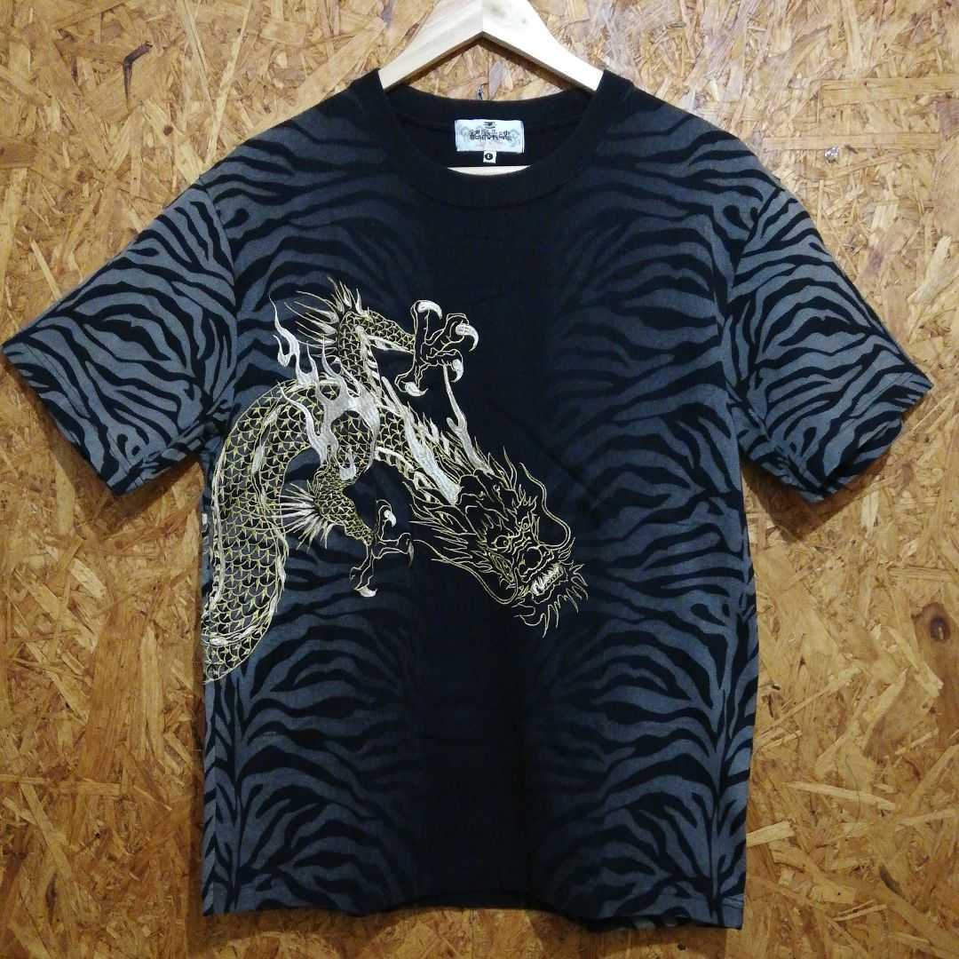 【新作登場，本物保証】 絡繰魂 黄金龍 刺繍 ゼブラ模様 和柄 Tシャツ サイズ:L 丸首 検/ 抜刀娘 飛翔白麗 参丸一 百花繚乱 雅結 華鳥風月 クロップドヘッズ(柄もの)｜売買されたオークション情報、yahooの商品情報を Lサイズ