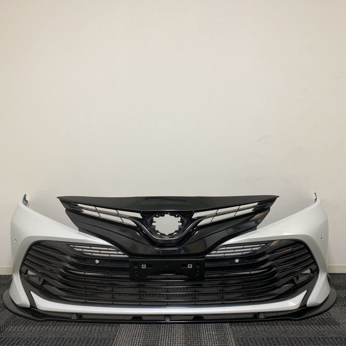 中古 美品 AXVH70 70系 カムリ ハイブリッド 純正フロントバンパー 