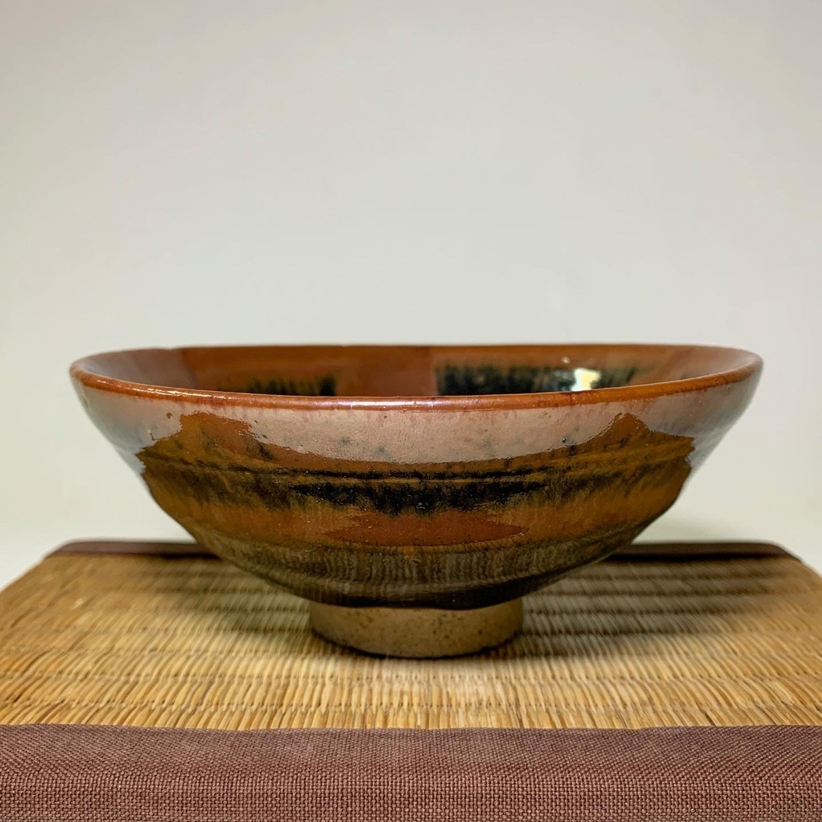 京都【 人間国宝 】 田村耕一 作 鉄釉 平茶碗 共箱 検) 茶道具