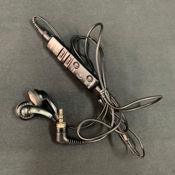 EDc296Y6 Lo-D PeeWee CP-S20 ポータブルカセットプレーヤー 日立
