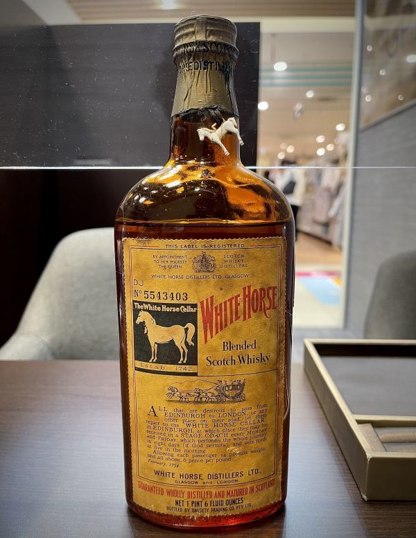 1円~WHITE HORSE（ホワイト ホース）旧 ティンキャップ 43％ 760ml