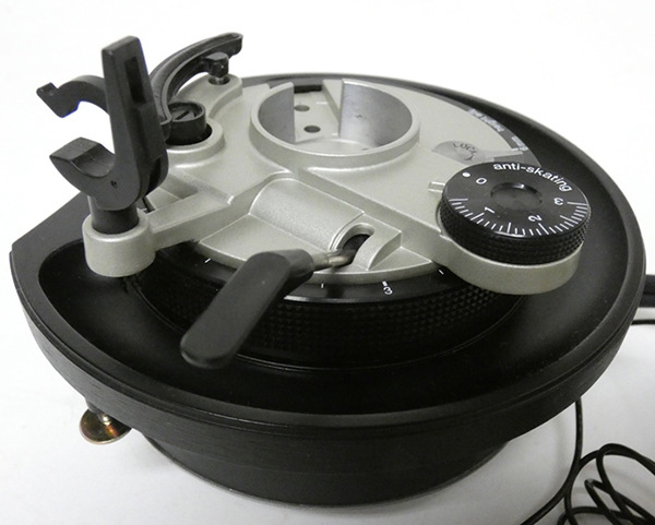 □Technics ターンテーブル SL-1200MK3D シルバー トーンアームベース