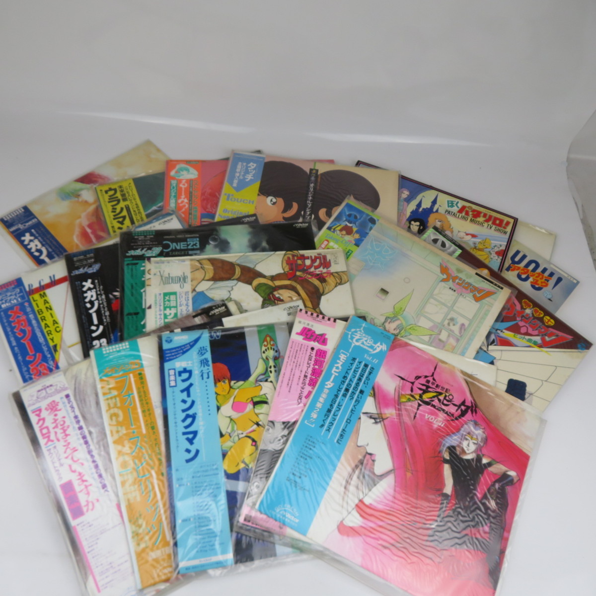 HOT，品質保証 大量まとめ アニメ LPレコード まとめ 夢戦士ウイングマン 銀河漂流バイファム 機甲創世記モスピーダ マクロス ほか / 100 006851(アニメソング)｜売買されたオークション情報、yahooの商品情報 アニメソング