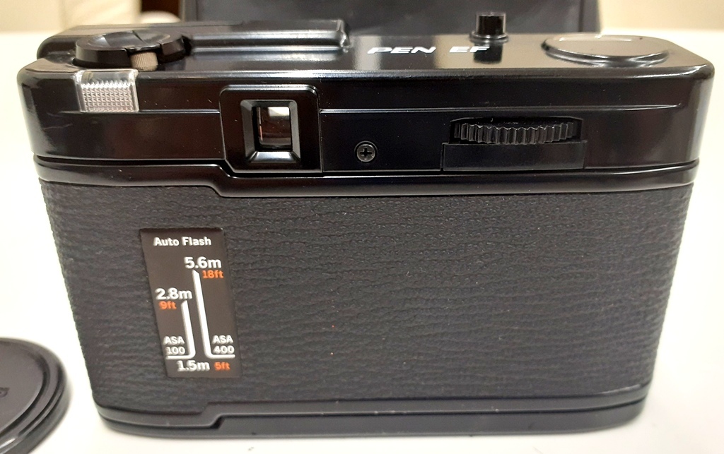 ☆OLYMPUS オリンパス PEN EF / D.ZUIKO 28mm F3.5 上品《シャッター