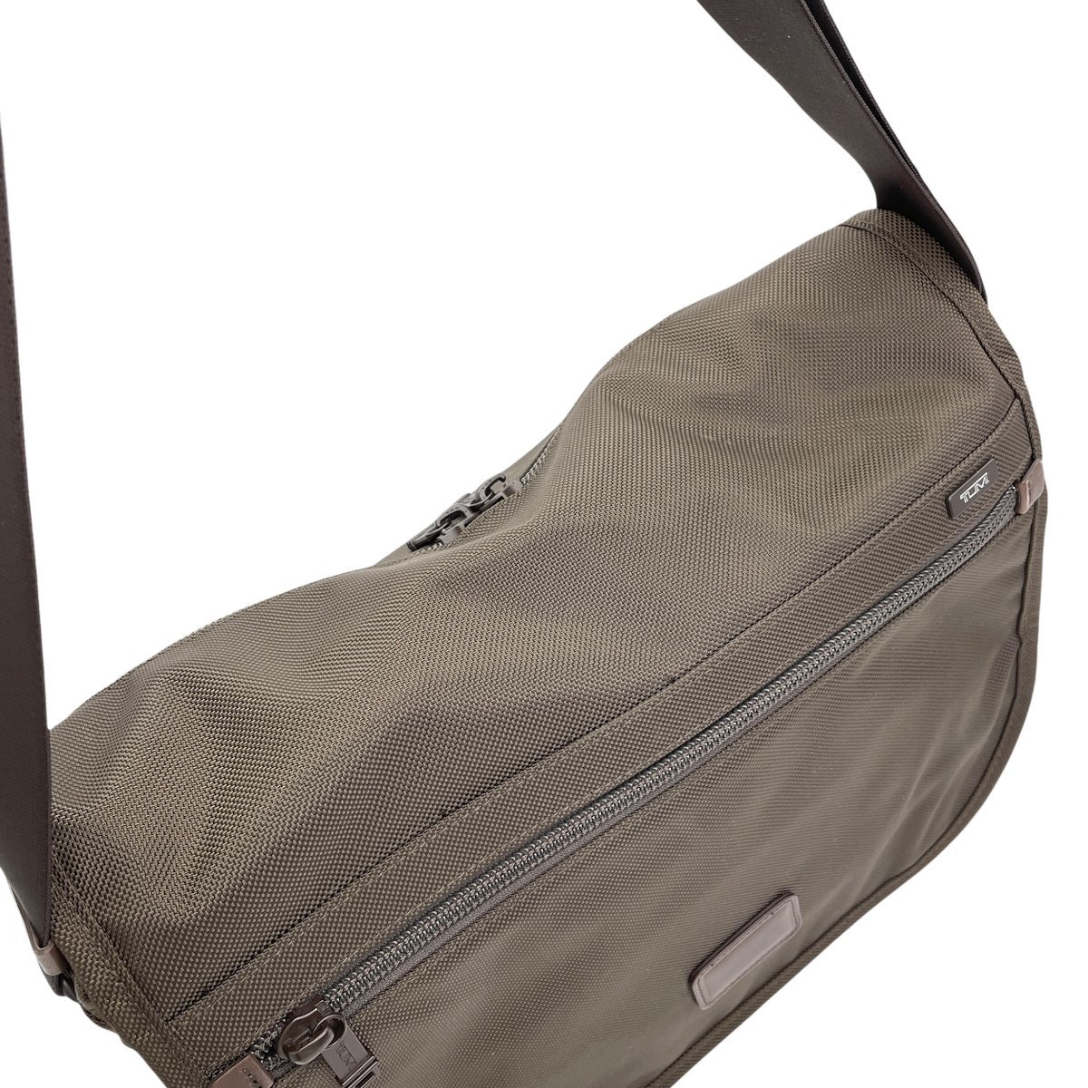 □ 1円～ 良品 正規品 □ TUMI トゥミ □ スリム メッセンジャーバッグ 