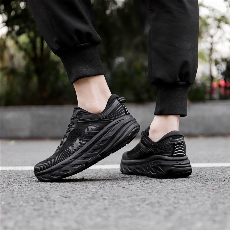 スニーカー Hoka One One ボンダイ 7 ホカオネオネ 厚底 