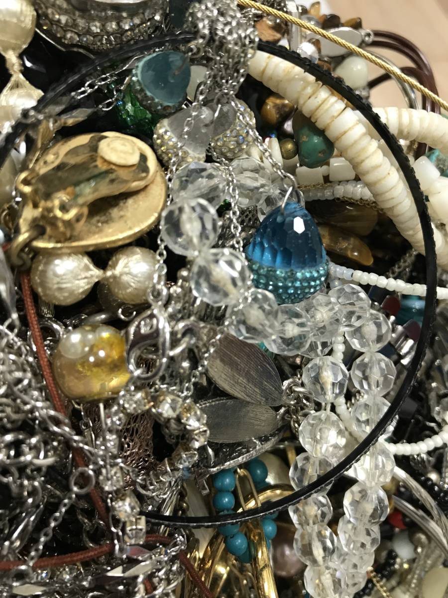 ジャンク アクセサリー まとめ売り アクセサリー大量まとめ売り