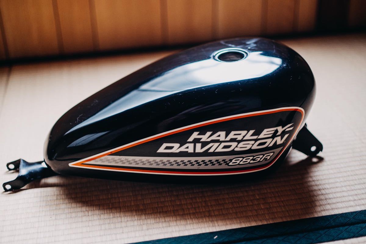 純正ガソリンタンク ハーレーダビッドソン 883 スポーツスター 【公式
